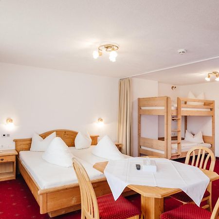 Hotel Andrea Цамс Экстерьер фото